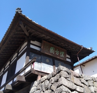 �������É�